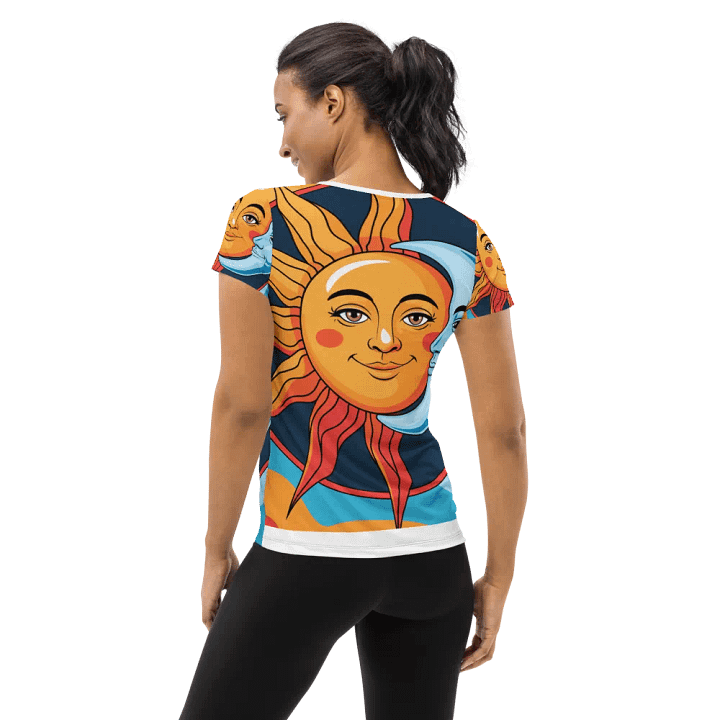Graphic T-shirt product image (2)