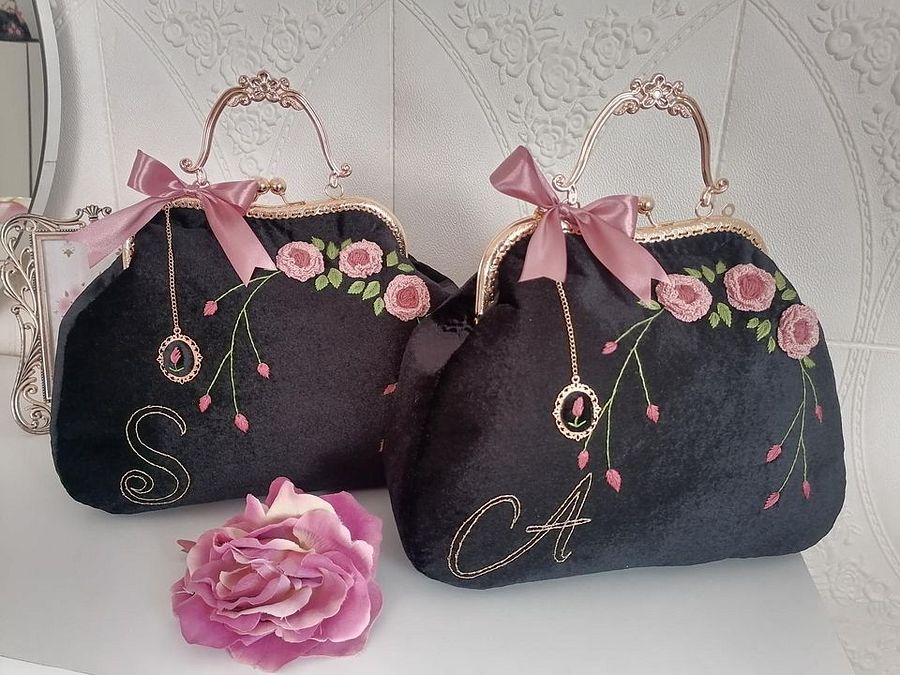 Black velvet handbag product image (7)
