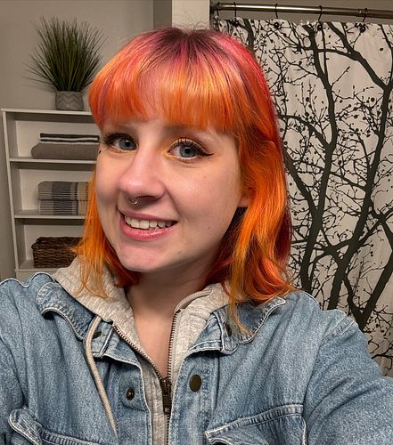 I took a selfie bc i felt cute for the first time in 595 days. Today has been tough but grieving is kind of my November thing...
