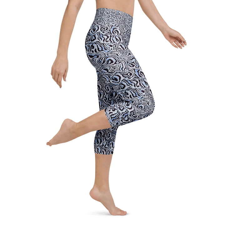 Blue Black Snake Pattern Capri Leggings product image (1)