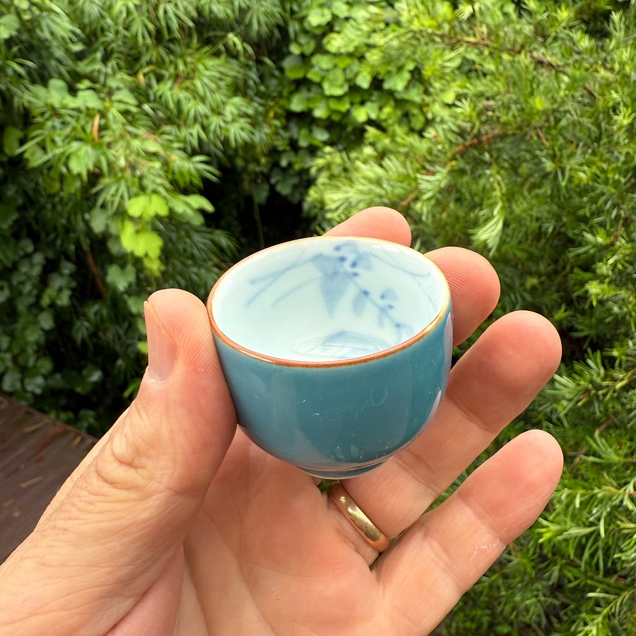 🎎 Vintage Japanese Sake Cup with Turquoise Glaze and Painted Floral Interior – Mid-Showa Era – Japan Antique Roadshow product image (5)