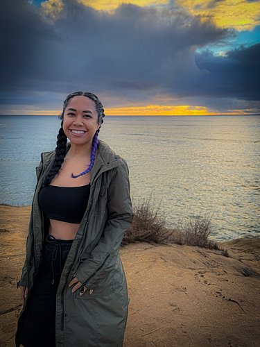 Chasing the sunset 🌅 It rained nearly the whole trip, but there was a smol pocket of sunshine that peeked through for my last...