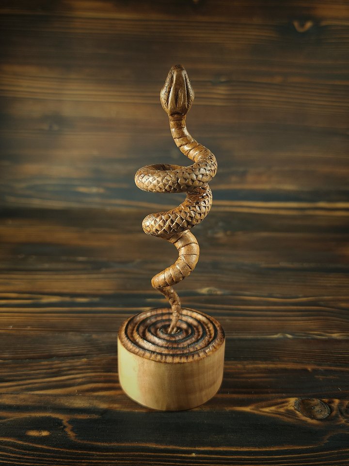 Snake sculpture product image (2)