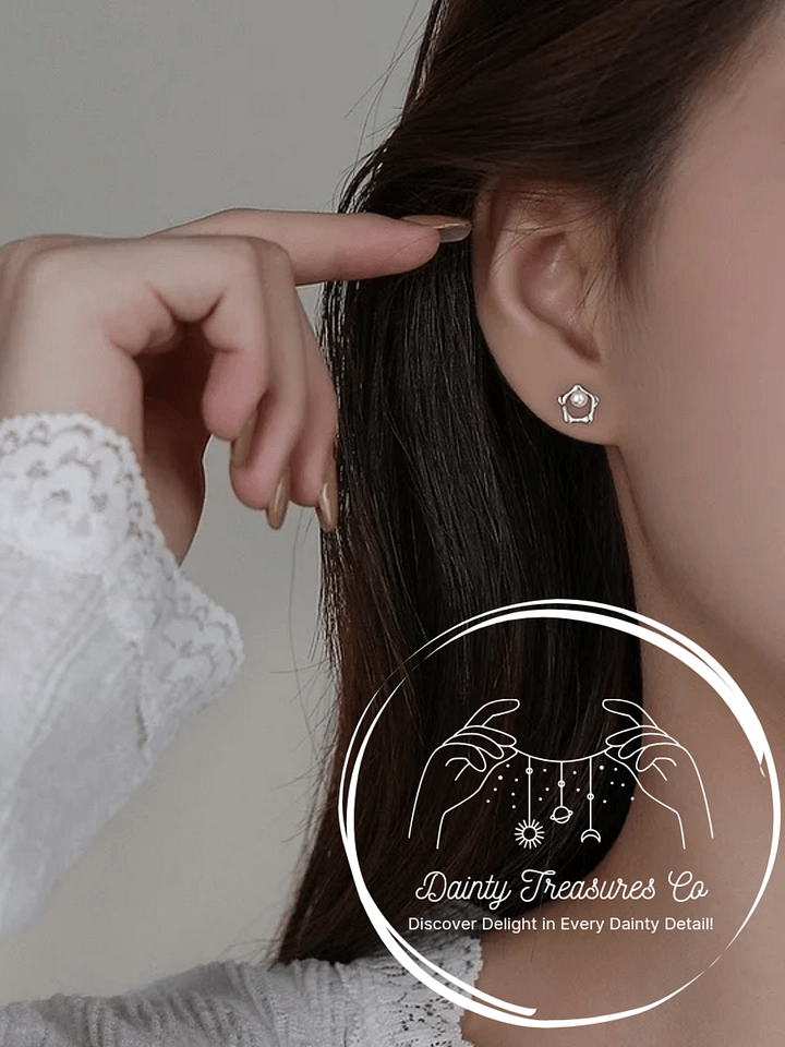 Hollow Star & Pearl Stud product image (2)