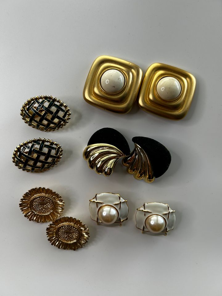 Vintage Chunky Clip On Earrings Lot of 5 product image (1)