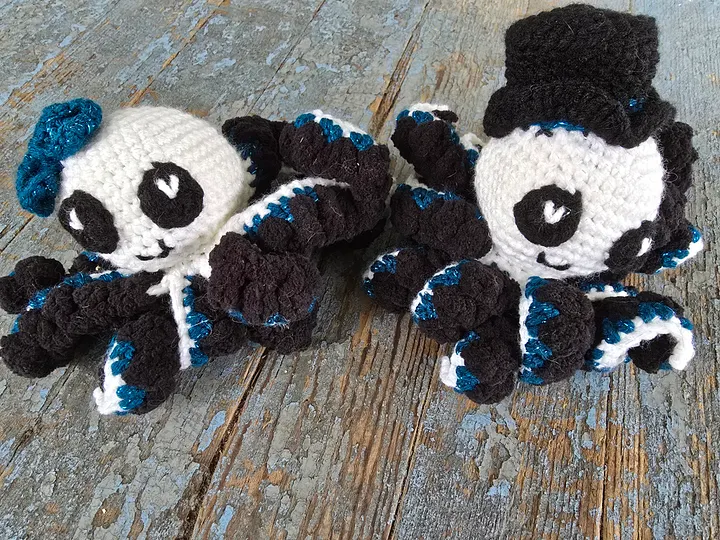 Dressed up Octopus couple Plushies 🐑 product image (1)