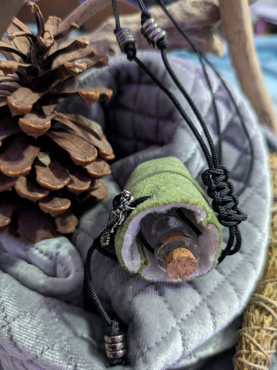 Forest Protection Pouch Necklace product image (3)