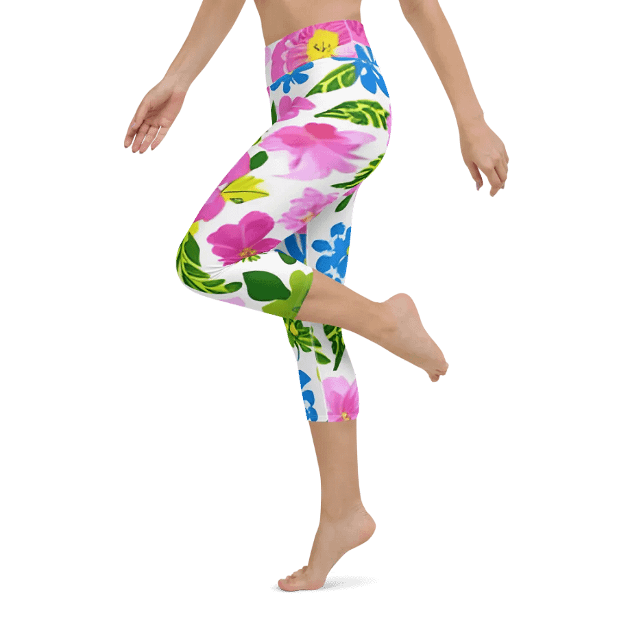Floral Fusion Capri Leggings product image (12)