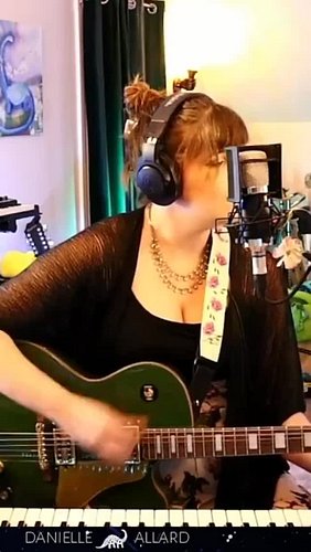 Our patrons answered the poll and said they wanted more Paramore! Their wish is my command! Here is your Sunday song!
.
Full ...