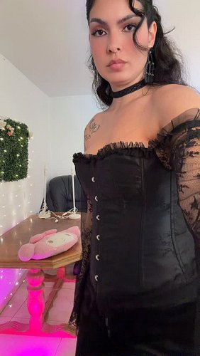 🤍🤍 live tomorrow morning @9am CET 🤍🤍 I’ll be playing final fantasy 7 and cosplaying!! It would mean the world if you came by ...