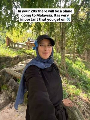 Don’t forget to get on that plane ✈️  Looking back, I can’t imagine how my life would look if I hadn’t had the courage to go for it. I’m grateful I got to discover this beautiful country and dive into its charm. 📍Langkawi, Malaysia @Naturally Langkawi  #malaysia #flight #travel #trip #malaysiaguide  