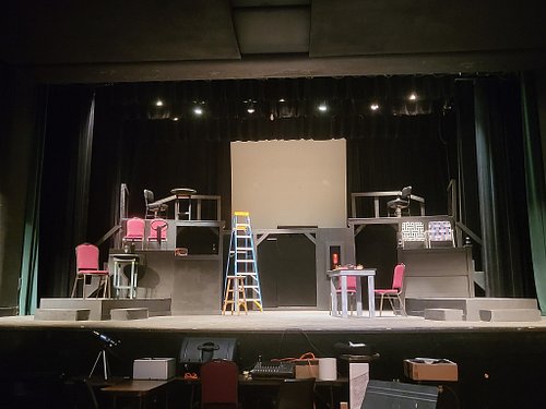 I love our set fir Jane Anderson's play 