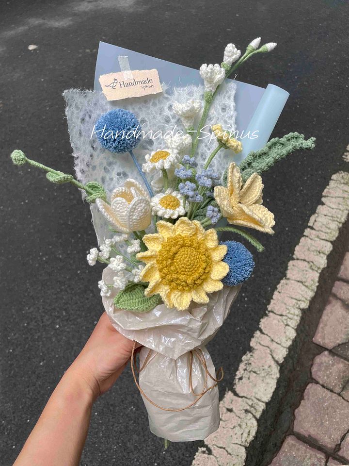 Little Cream Crochet Knit Bouquet product image (2)