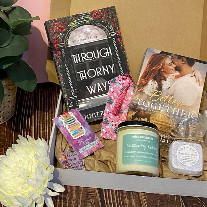 Blind Date With a Book Box product image (1)