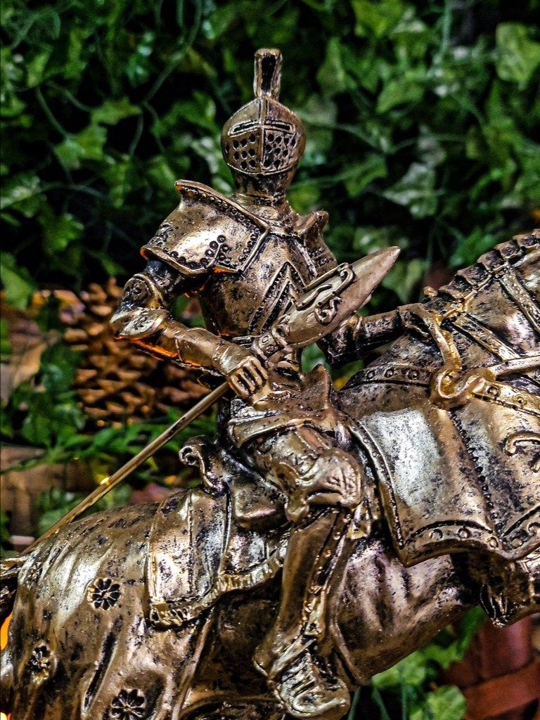 The Armored Kingdom Golden Calvary Knight of the Storm Statue product image (2)