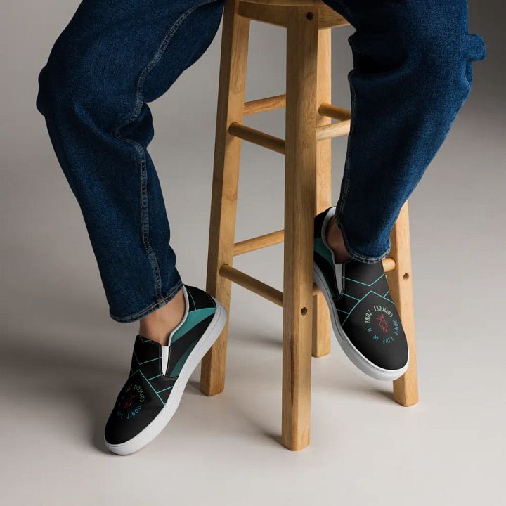'Don't Live in a Comfort Zone' Men's Slip-On Canvas Shoes product image (2)