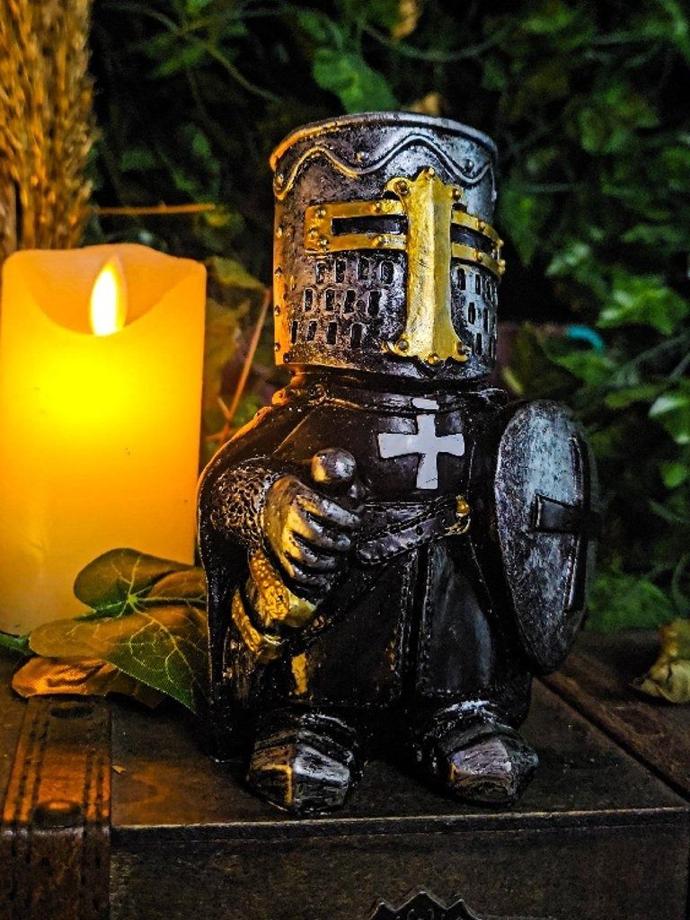 The Armored Kingdom Peacekeeper Knight Collectible product image (2)