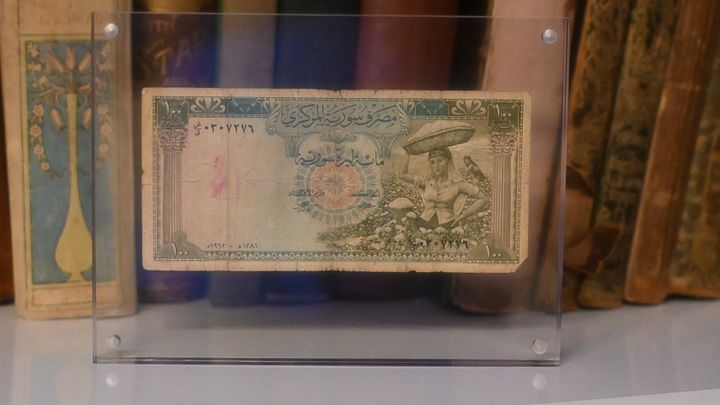 الاصدار الثاني من مائة ليرة سورية ورقية 1962 product image (1)