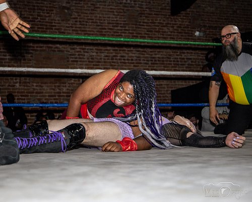 SCREAMSMILE.
📸: @macormacimageworks 
🤼‍♀️: @partyhardwrestling 
.
.
.
.
.
#prowrestling #supportindywrestling  #professionalw...
