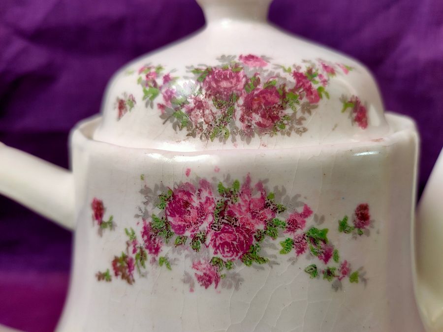 Bule Amélia - rainha de Portugal, Bule antigo com pequenas rosas, arranjo de rosas, século XIX product image (10)