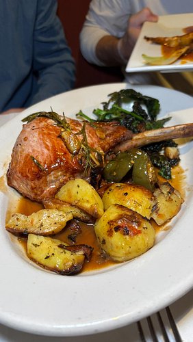 @angeloristorante in Stoneham, MA is an institution for delicious Italian food in the suburbs of Boston. My friends and I had...