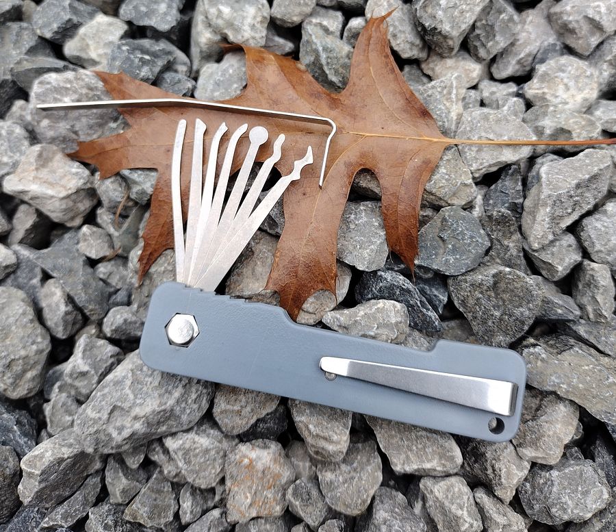 Folding Lock Pick Set product image (1)