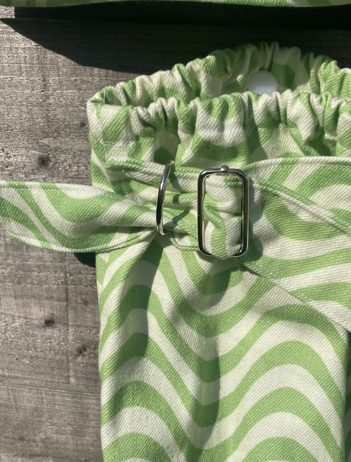 green swirl shorts and legwarmer set product image (3)