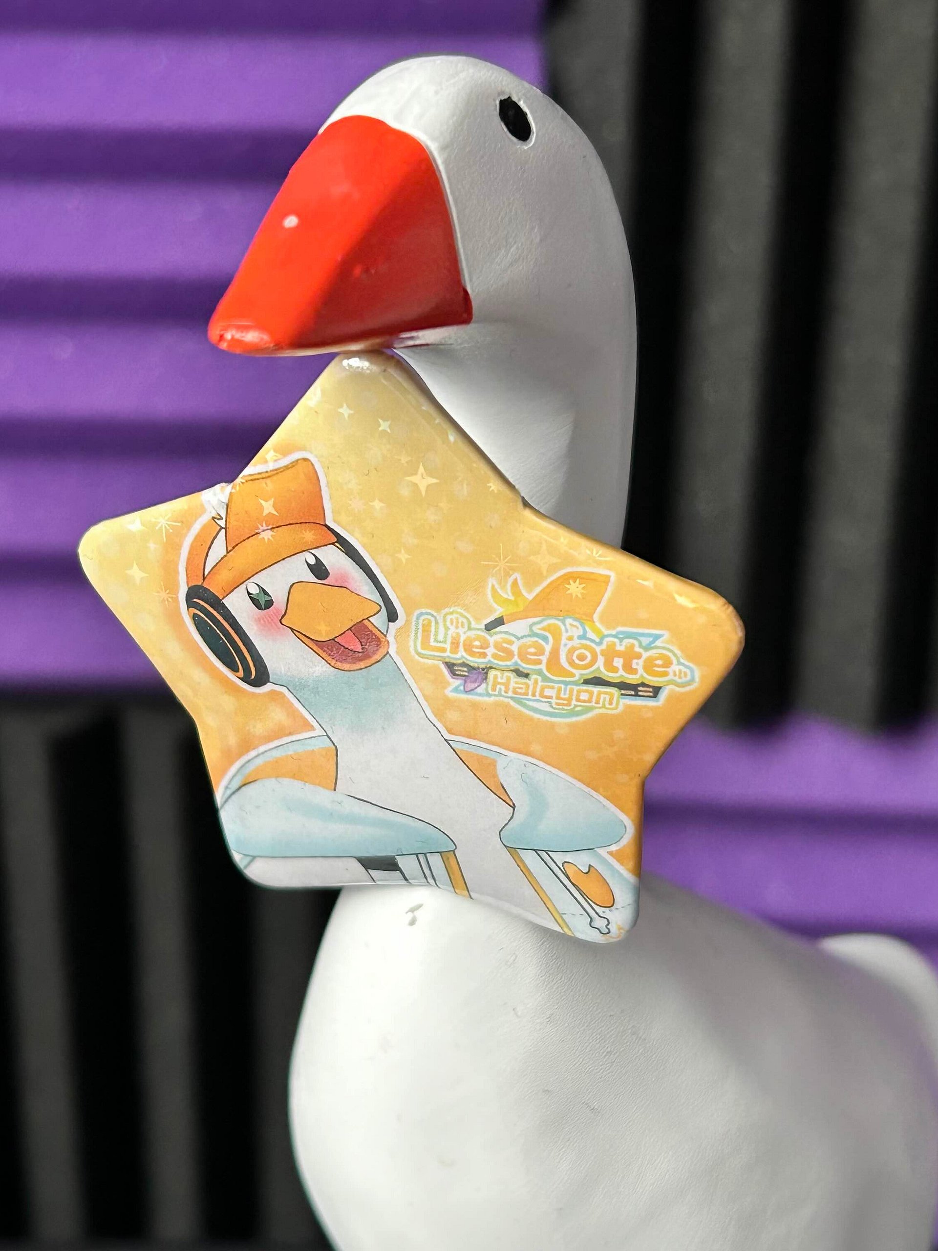 Star Goose Pin product image (1)