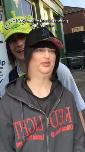 the aura attracts the ladies #bladee #draingang #comedyskit #greenscreenvideo #funny #pov