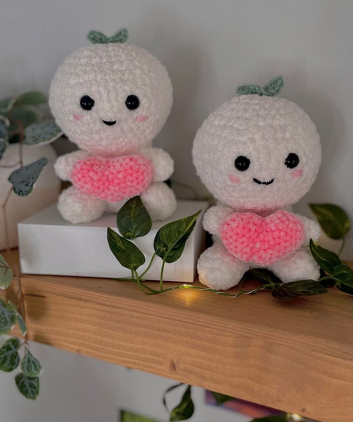 bean heart plushie product image (2)