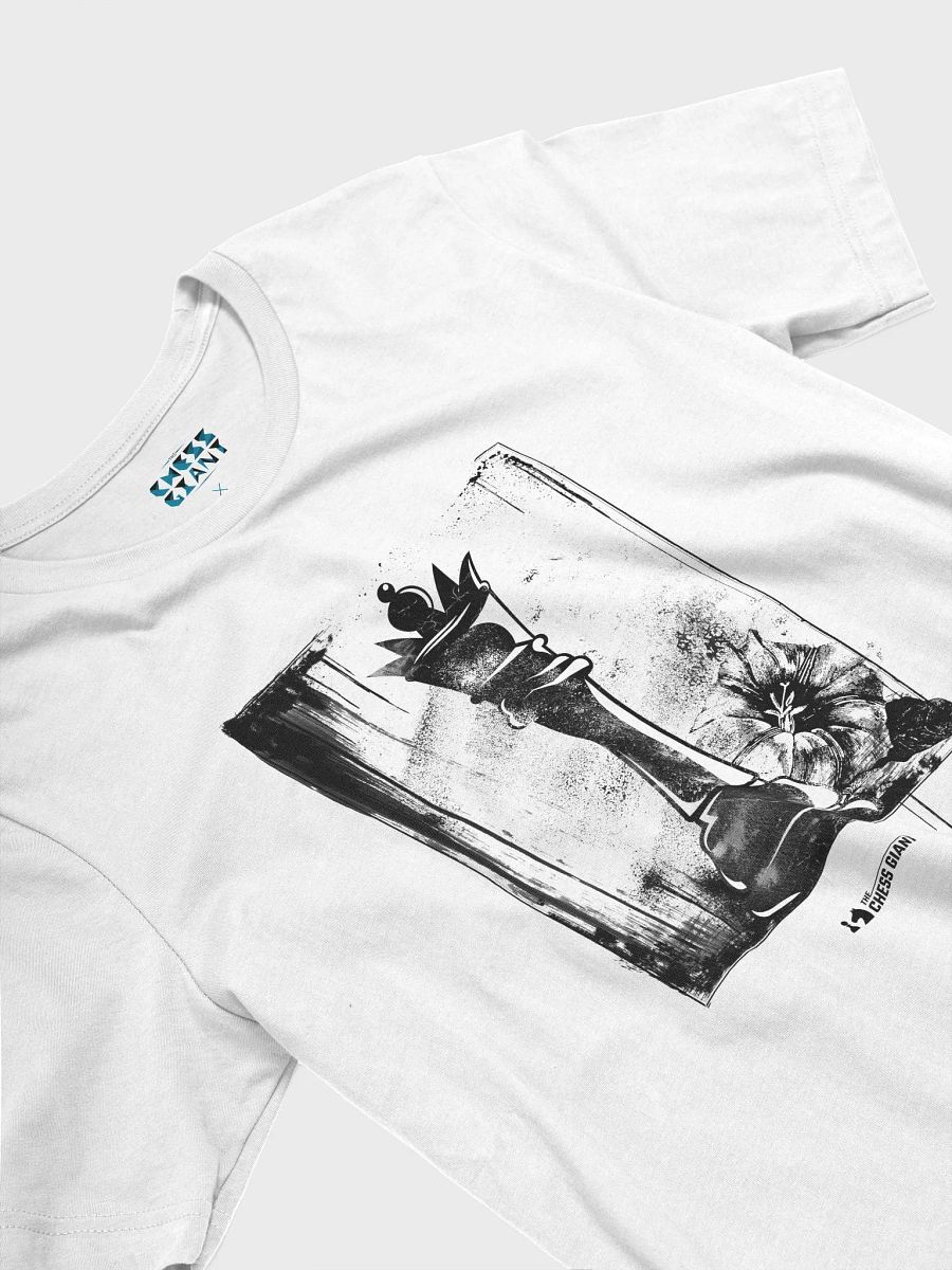 Grunge Chess: The Queen unisex t-shirt product image (3)