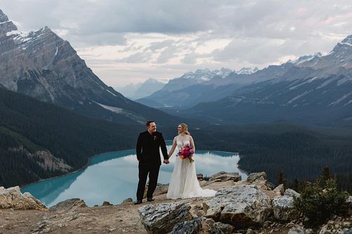 Wedding Sneak Peeks! Prepare yourselves for wedding spam the next while ❤️❤️

Photographers: @kendalandkevin 
Hair & Makeup: ...