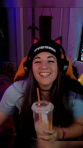 We’re so random 🤣💜
•
•
•
#fun #streamer #twitch #twitchstreamer #contentcreator #gamer #gamergirl #gaming #gamingcommunity #c...