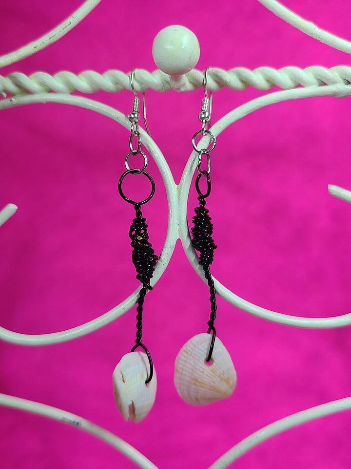 Shell wire wrapped Earrings product image (1)