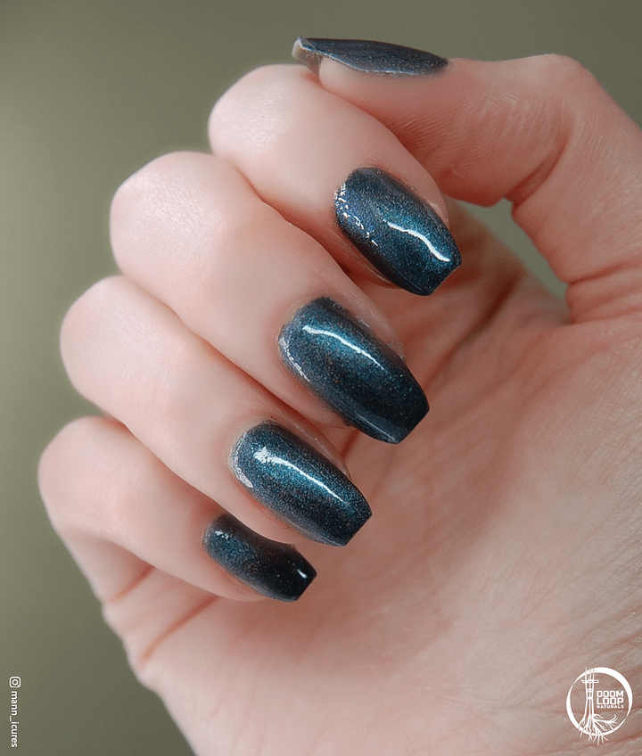 THE WEIGHT OF THE STARS - Deep Blue Black Magnetic Holo Nail Polish product image (2)