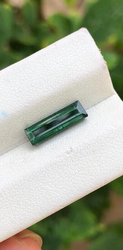 NATURAL TOURMALINE GEMSTONE FOR WIRE WRAPPING CHROME COLOR EMERALD CUT, 2 CARAT product image (1)