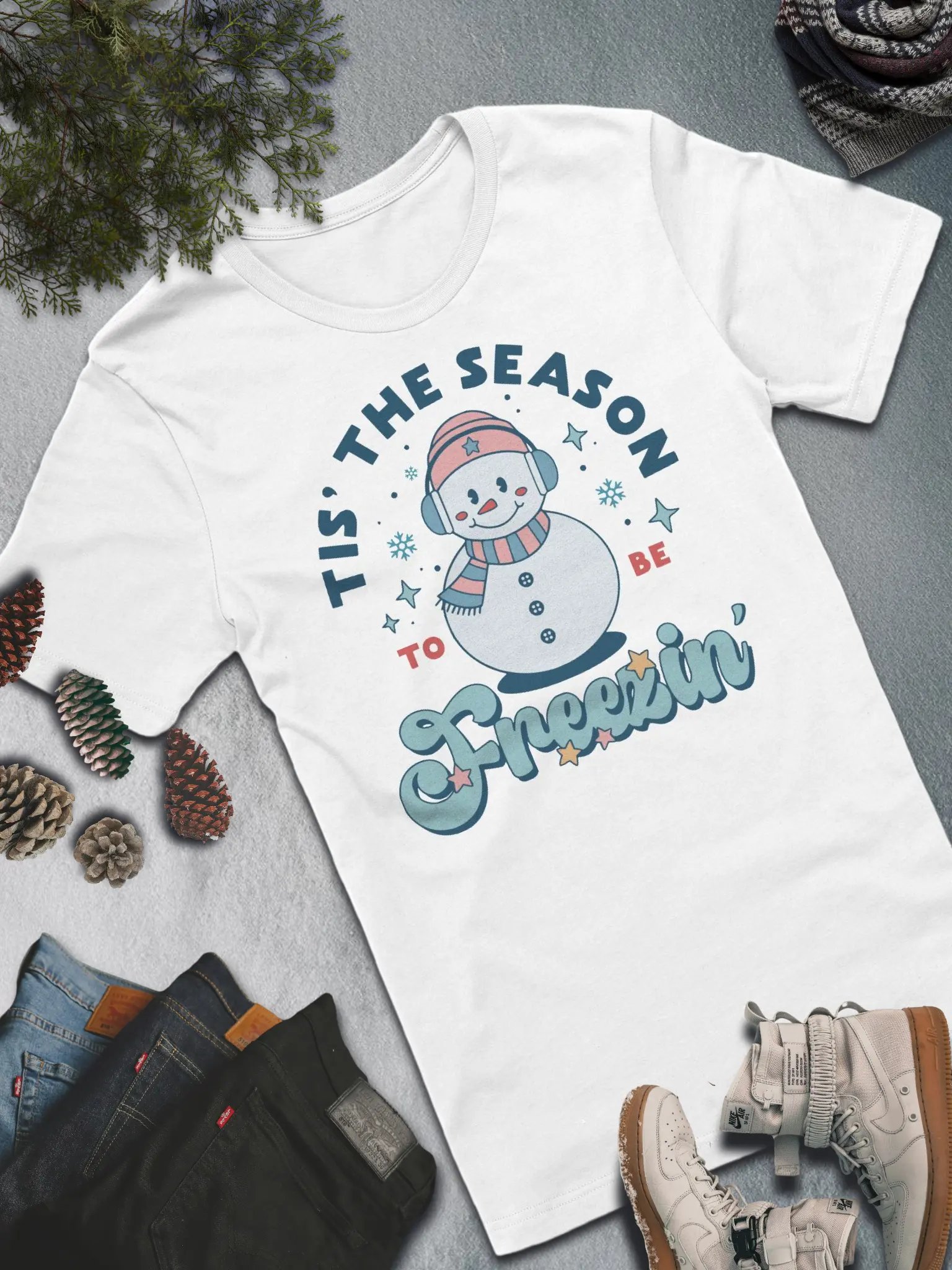 Tis' the Season to Be Freezin' T-Shirt – Fun and Festive Winter Fashion product image (2)