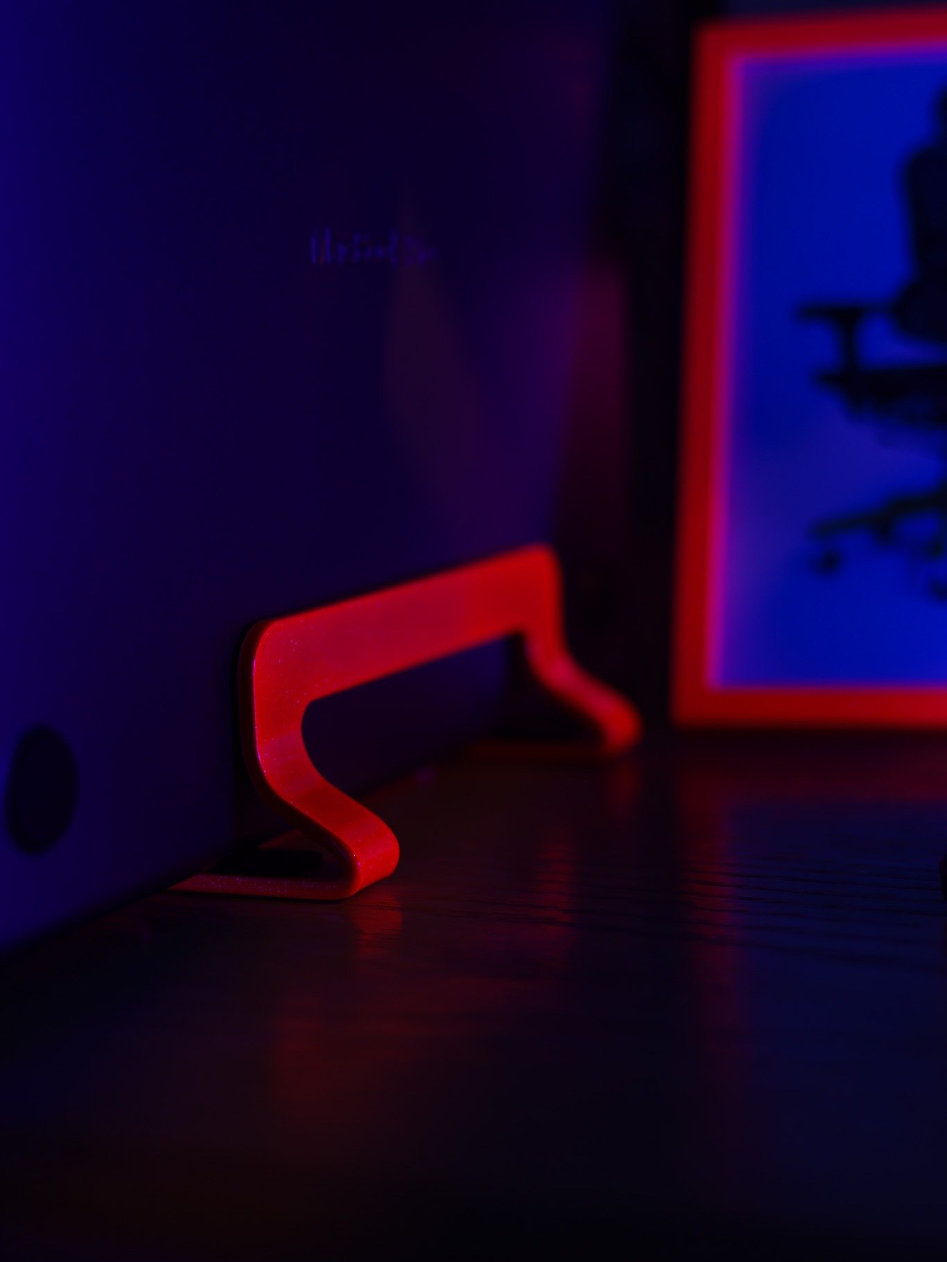 Dazzling Pink Laptop Holder product image (4)
