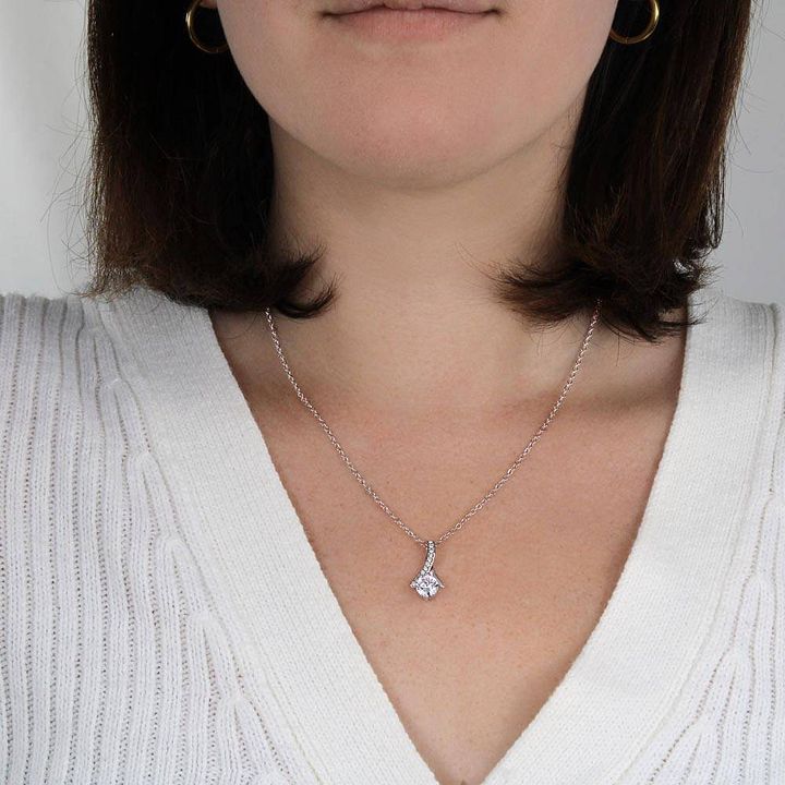To My Badass Mom – Alluring Beauty Necklace - Stand Up For What I Believe product image (2)