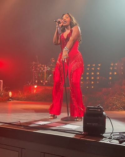 Had the time of my life at @temsbaby’s concert. I had the best seat in the house. 🙌🏾 It’s been a while since I was Floor Seat...