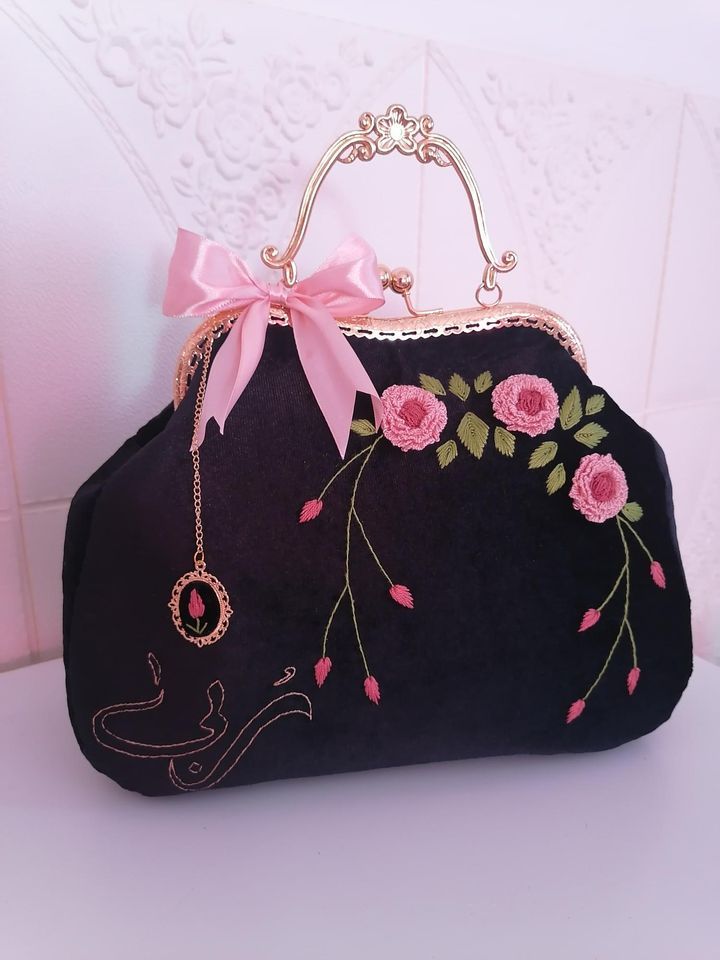 Black velvet handbag product image (8)
