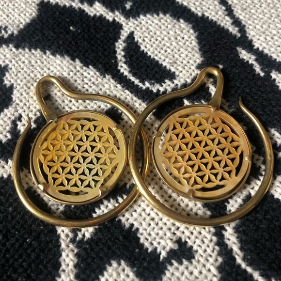 Brass-plated ear hangers/weights product image (2)
