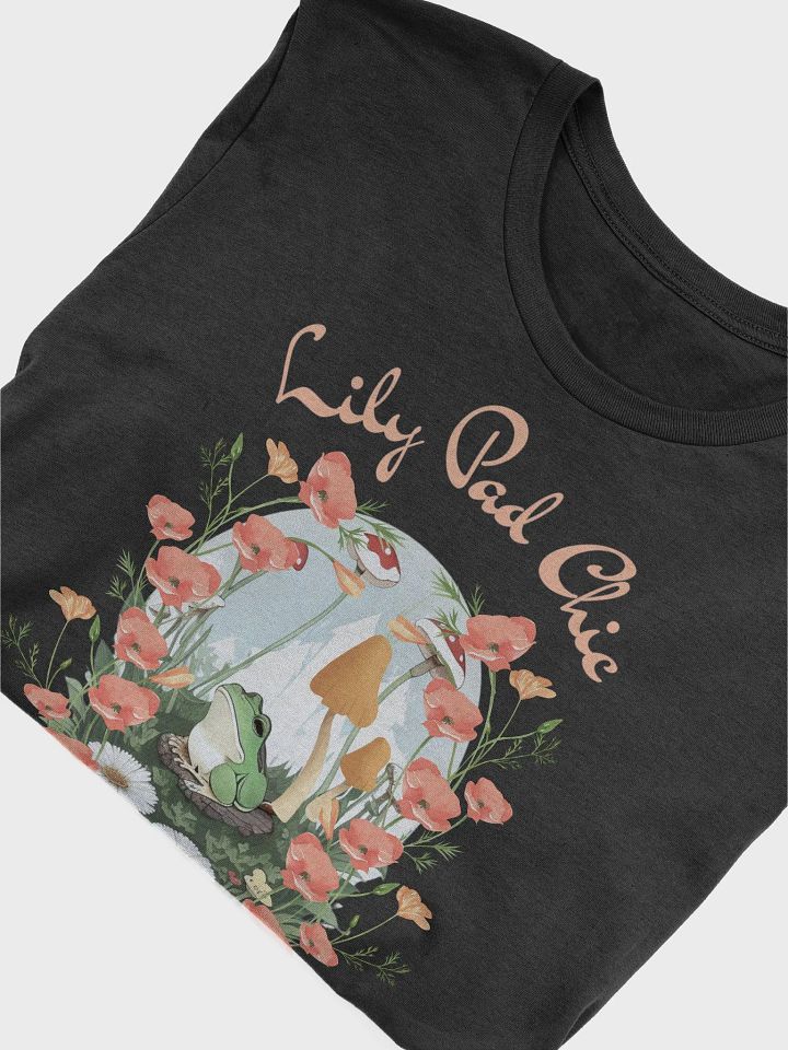 Cottagecore Frog Mushrooms Lily Pad Chic T-Shirt product image (2)