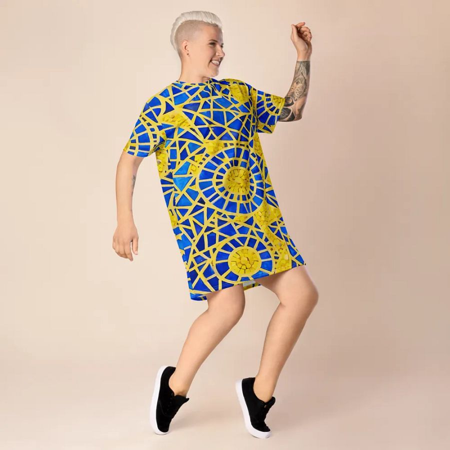 Spiral Spectacle T Shirt Dress product image (11)