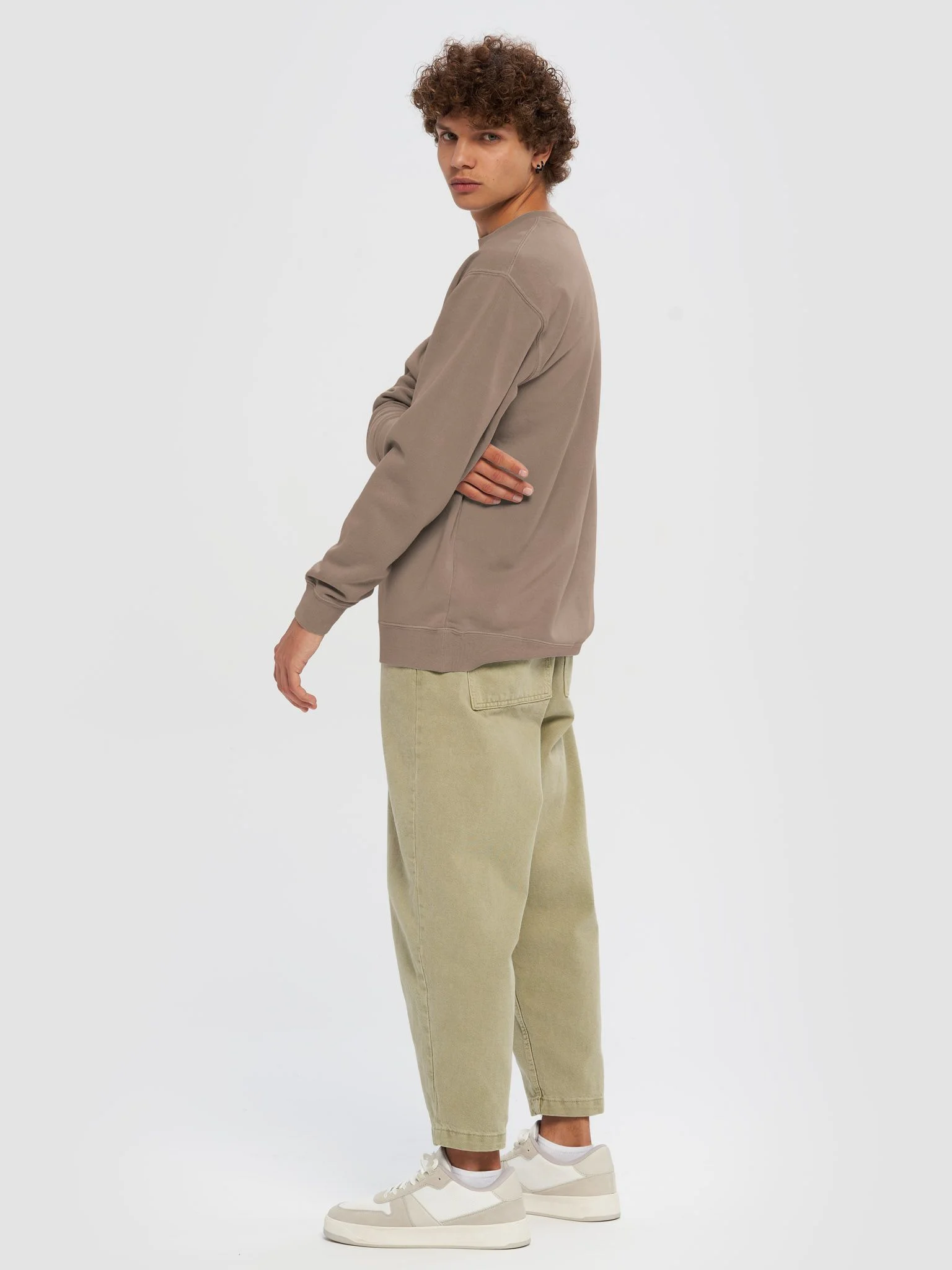 Unisex Midweight Pigment Dyed Sweatshirt product image (6)