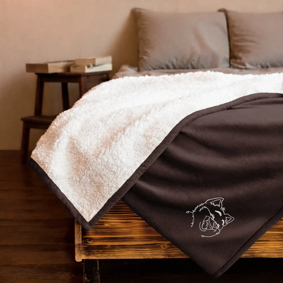Kenji’s Cozy Sherpa Blanket product image (8)