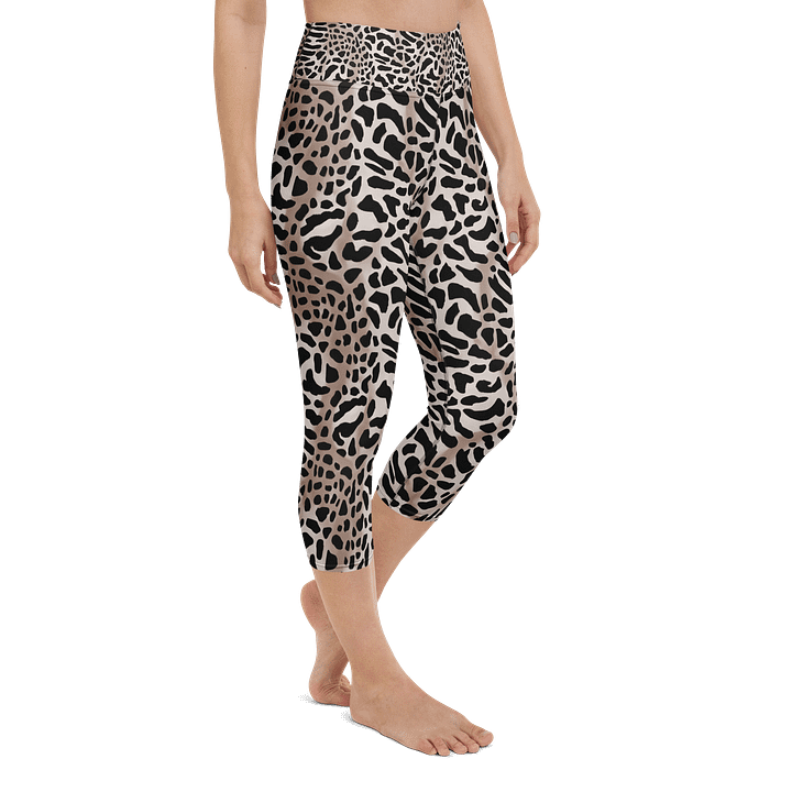 Café Giraffe Capri Leggings product image (2)