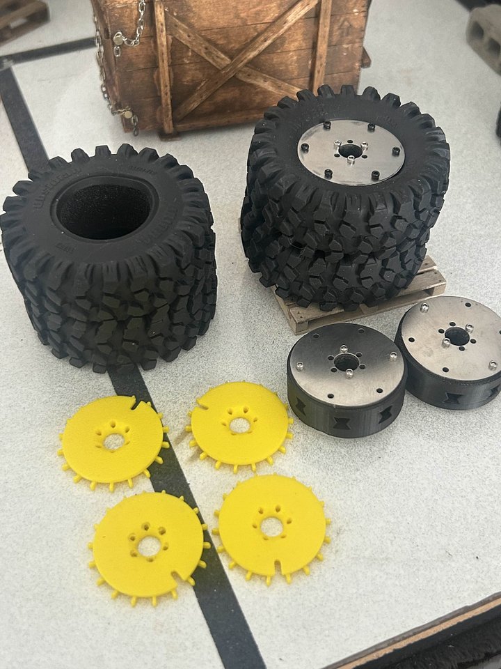 Coop 1.3 Wheels / Injora tires product image (1)