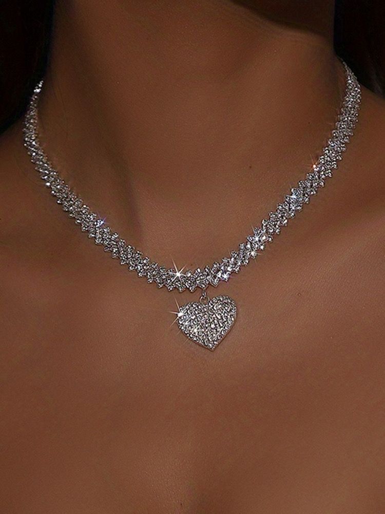 Heart necklace product image (1)
