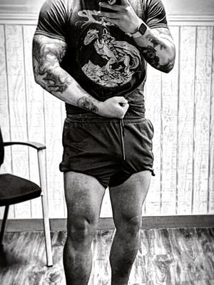 Working everyday to get back in shape! Get in there, i promise you’ll feel better 💪 #gymtok #gymmotivation #weightlossjouney #fyp 